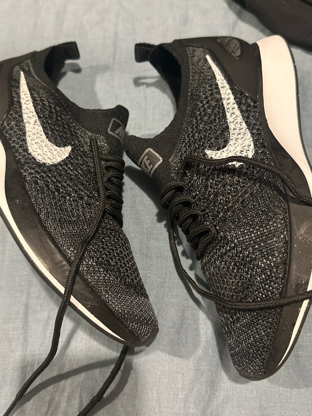 Nike Women’s Black Flyknit zoom Running Shoes - Picture 2 of 4